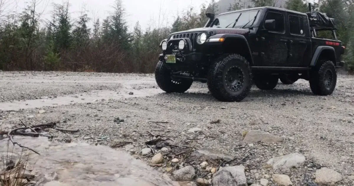 Can Jeeps Drive in Rain
