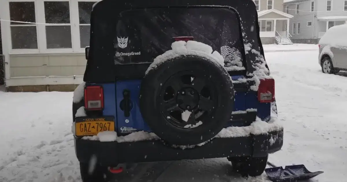 Jeep Soft Top in Winter