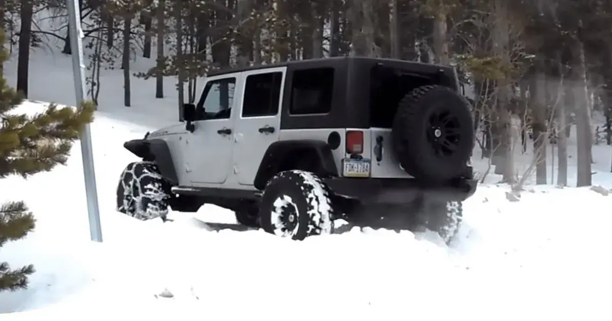 Jeep Wrangler Rubicon Snow Chains