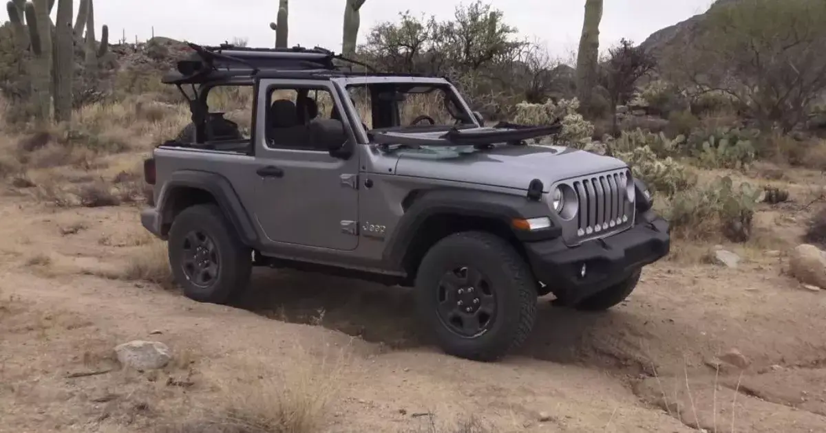 Folding Down Jeep Wrangler Windshields: Pros and Cons