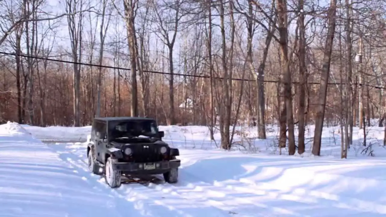 How to Drive Jeep Wrangler in Snow